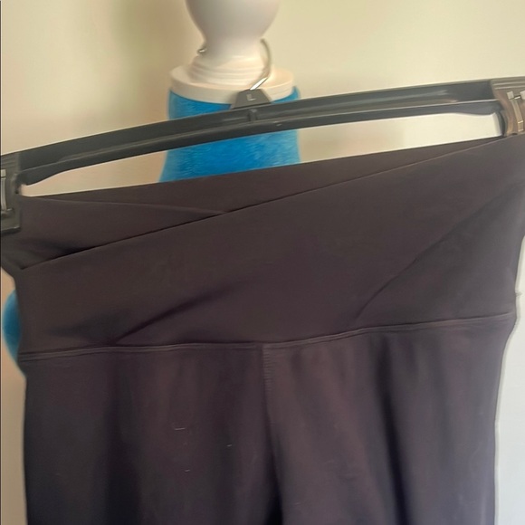 Balance Collection Black Crossover Leggings - Picture 2 of 5